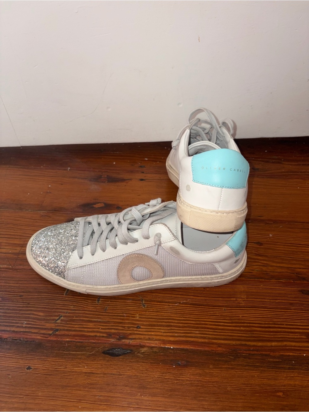Women's Low-Top Sneakers with Silver Glitter Toe and Light Blue Heel